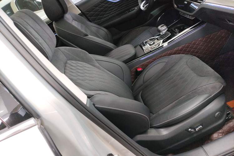 Used Hongqi HS5 2022 Facelifted Version 2.0T Smart Connect Flagship All-Wheel-Drive Edition
