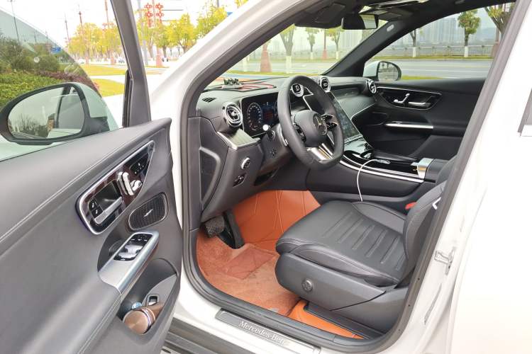 Used Mercedes-Benz GLC 2023 GLC 300 L 4MATIC Dynamic Edition 5-seater