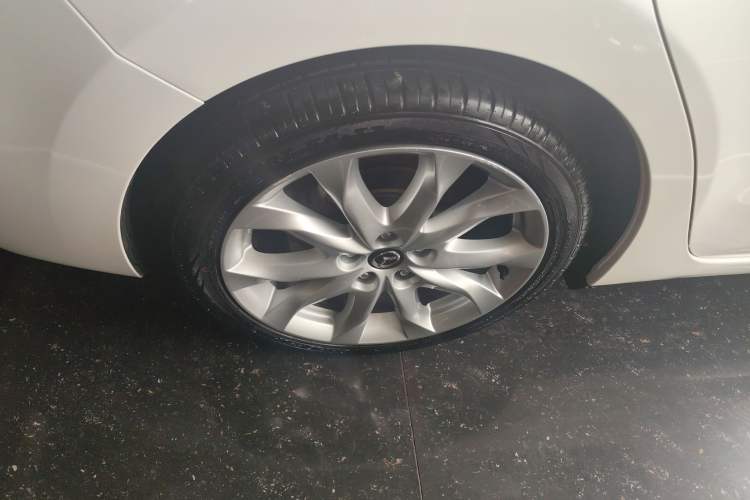 Used Mazda Mazda 3 Axela 2016 Sedan 2.0L Automatic Sport Model
