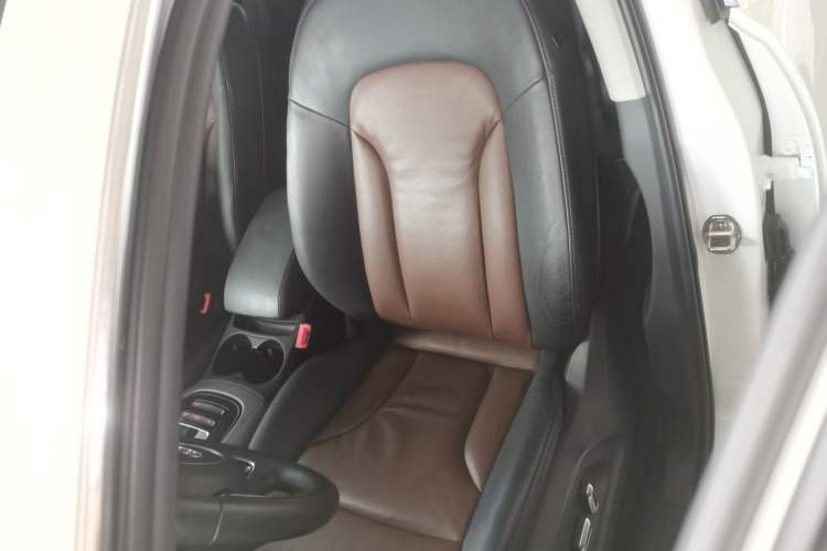 Used Audi Q5 2017 Plus 40 TFSI Ambition Model
