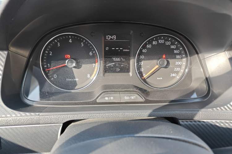 Used Volkswagen Gran Lavida 2013 1.6L Manual Comfort Model