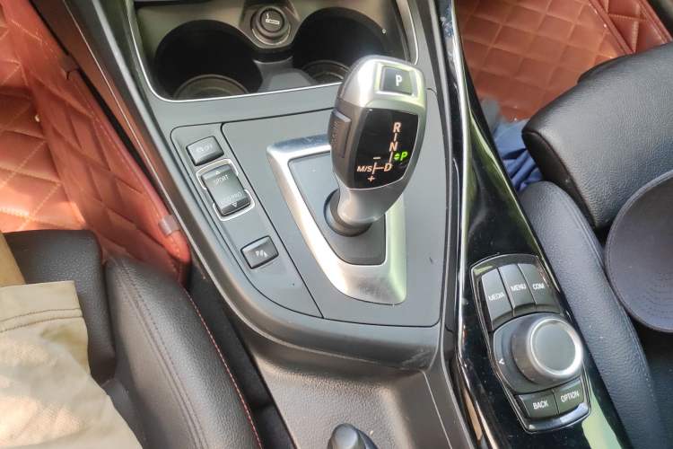 Used BMW 2 Series 2018 220i Convertible Coupe Sports Design Package
