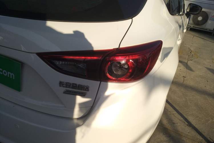 Used Mazda Mazda 3 Axela 2017 Hatchback 2.0L Automatic Sport Model China V Emission Standard