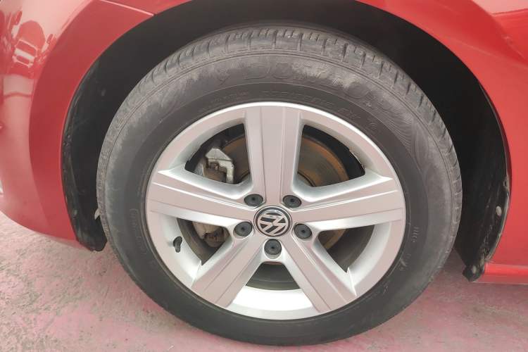 Used Volkswagen Golf 2017 1.6L Automatic Comfort Million-Vehicle Anniversary Edition
