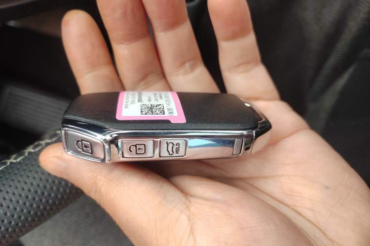 Used Kia Sportage (Chinese Domestic Model) 2025 2.0T Two-Wheel Drive Prestige Smart Edition
