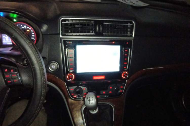 Used Haval H6 2015 Revised Version Sport Edition 1.5T Manual Transmission Two-Wheel Drive Elite Grade