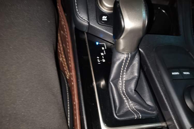 Used Lexus ES 2015 300h Comfort Edition
