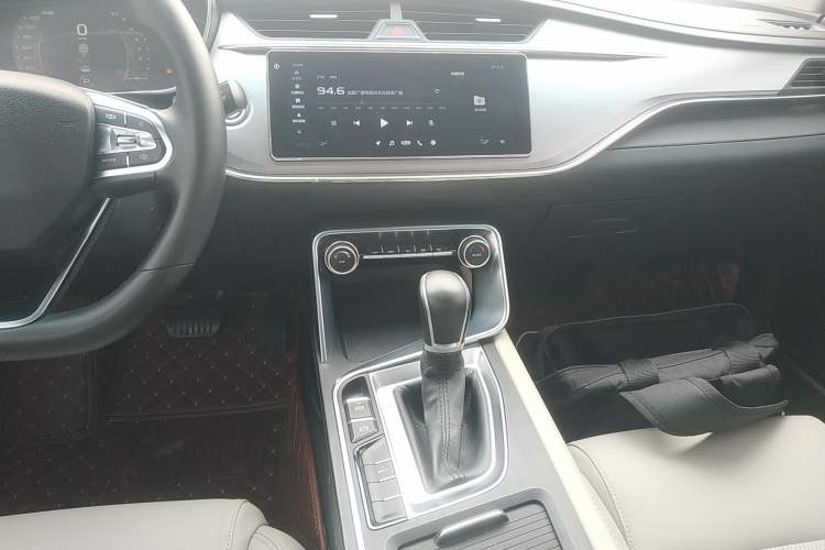 Used Geely Auto Binray 2018 14T CVT Binyi Edition
