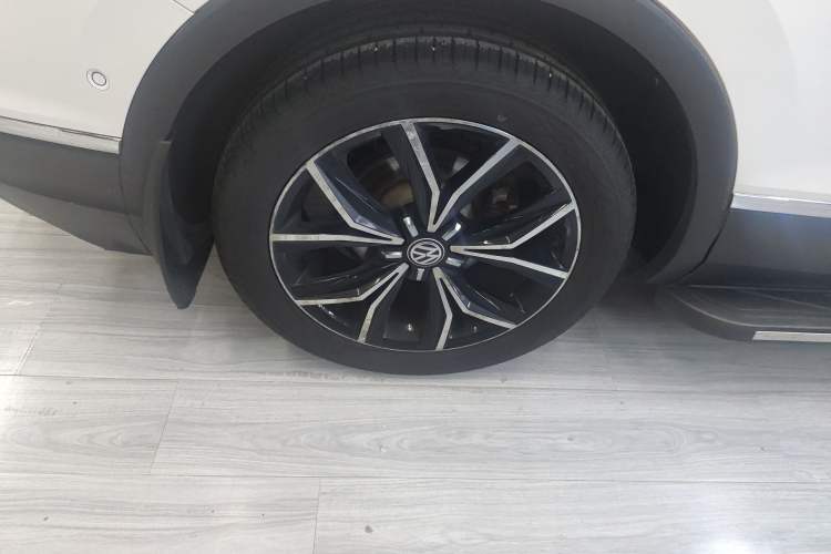 Used Volkswagen Tiguan L 2017 330TSI Automatic Two-Wheel Drive Flagship Edition
