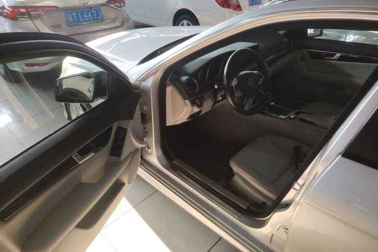 Used Mercedes-Benz C-Class 2013 C 180 Classic Grand Edition
