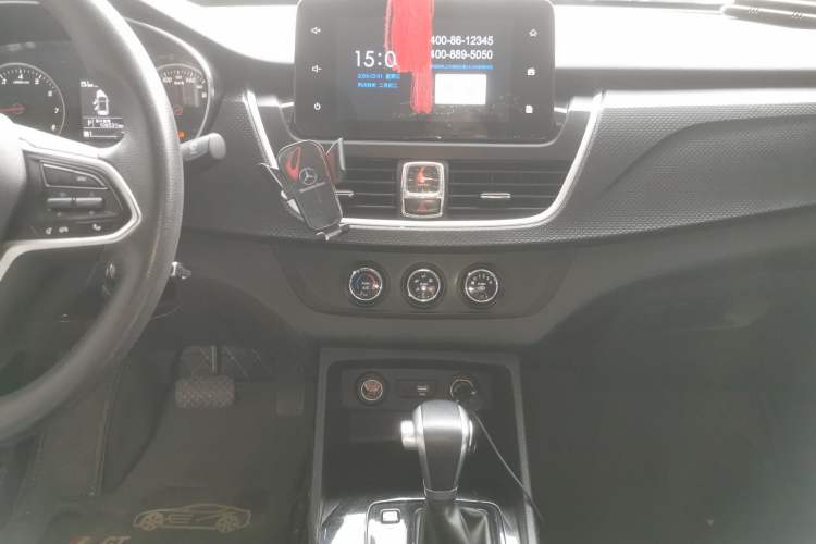 Used Baojun 730 2019 1.5T CVT Fashion Model 7 Seats China VI Emission Standard
