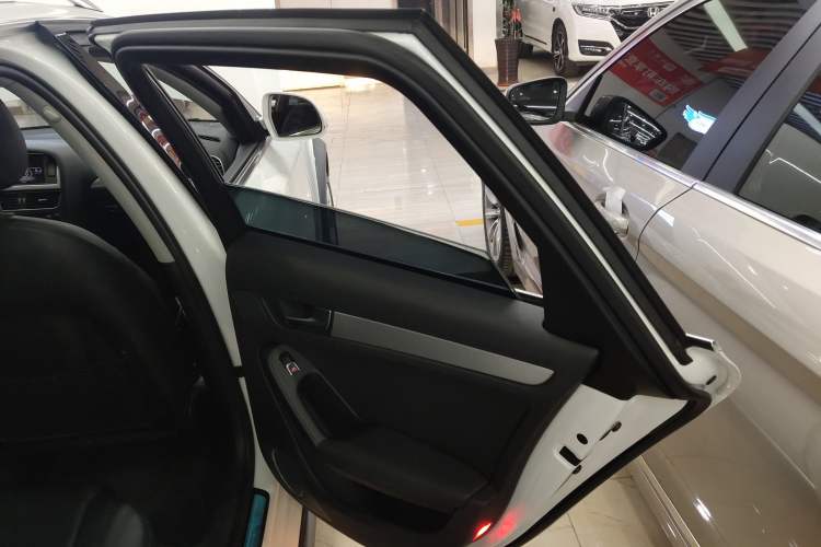 Used Audi A4 2014 40 TFSI allroad quattro plus version
