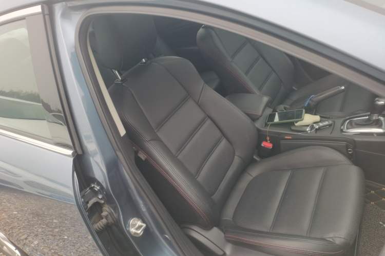 Used Mazda Atenza 2014 2.0L Blue Sky Luxury Edition
