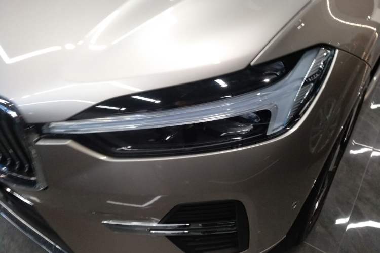 Used Volvo XC60 New Energy 2025 Plug-in Hybrid Long-Range All-Wheel Drive Smart & Luxurious Edition