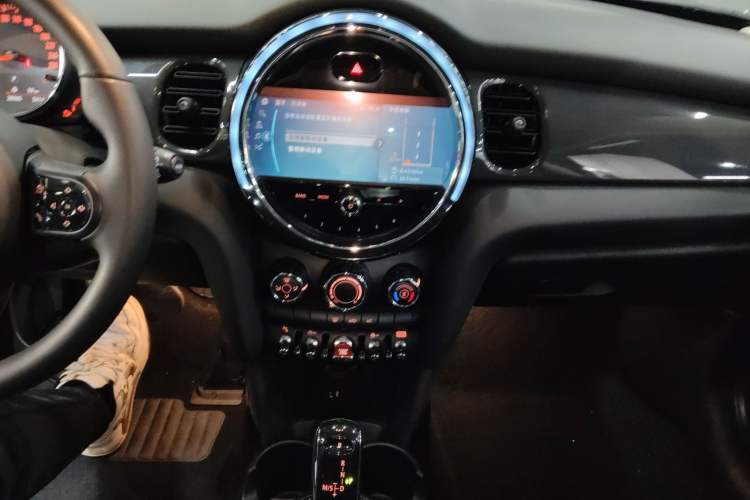 Used  MINI 2022 1.5T ONE
