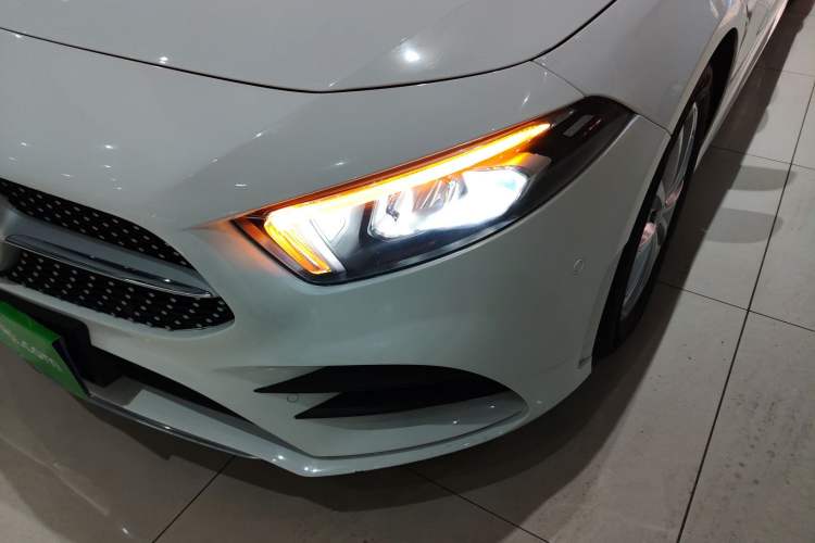 Used Mercedes-Benz A-Class 2021 A 200 L Sport Sedan Fashion Model
