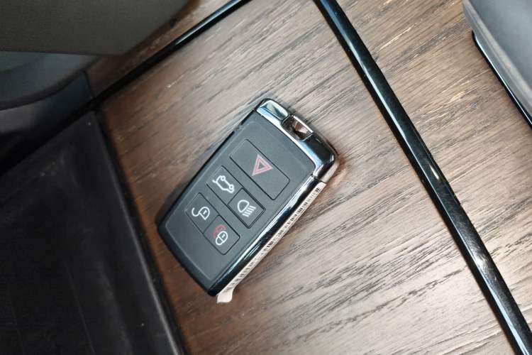 Used Land Rover Discovery Sport New Energy 2024 1.5T P300e Plug-in Hybrid Electric Version