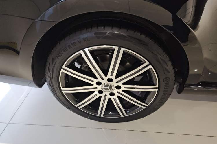 Used Mercedes-Benz V-Class 2022 V 260 L Long-wheelbase Luxury Edition