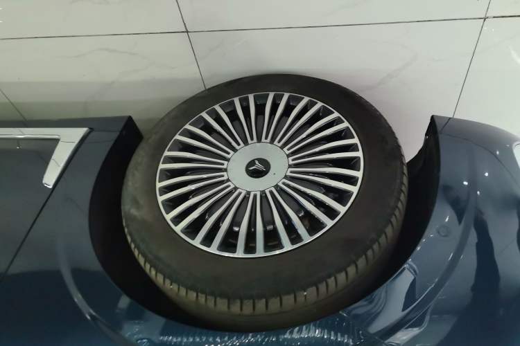 Used VOYAH Dream 2025 PHEV Four-Wheel-Drive Flagship Kunpeng Edition