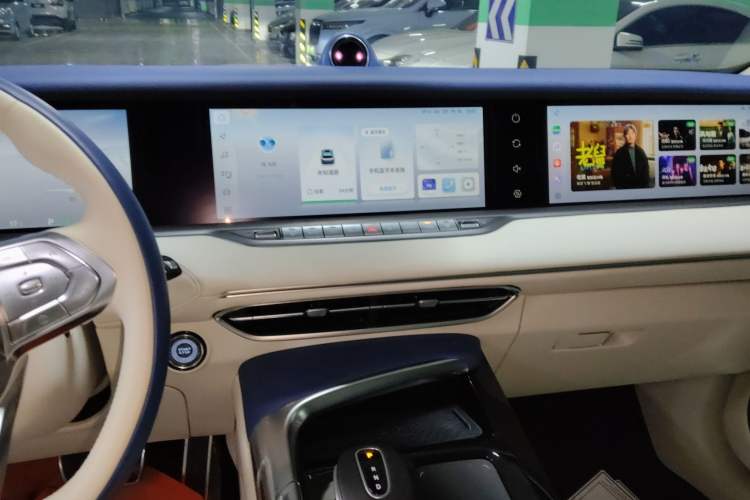 Used VOYAH FREE 2021 Four-Wheel Drive Standard Range-Extended Exclusive Luxury Package
