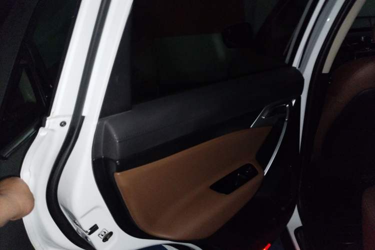 Used Geely Auto Emgrand X7 Sport 2016 1.8TD Automatic ZhiZun Version
