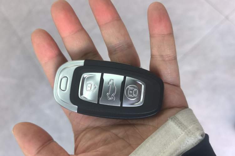 Used Hongqi E-QM5 2024 610 km PLUS
