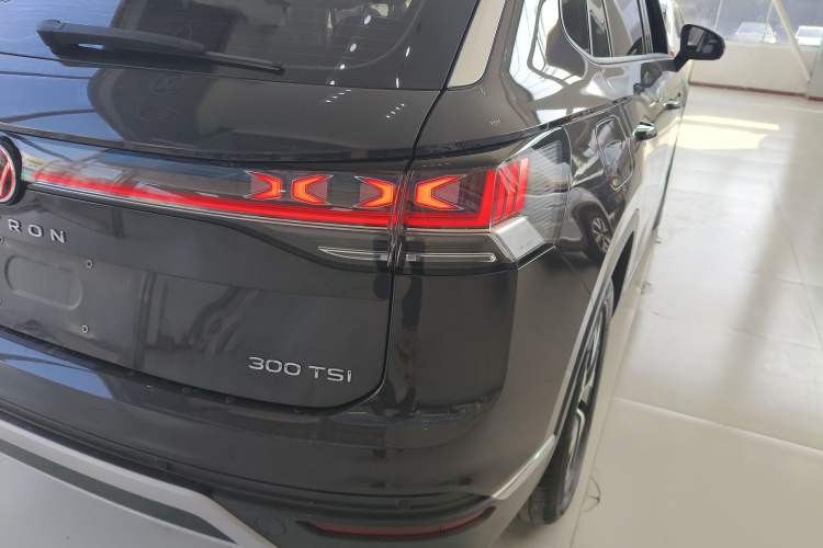 Used Volkswagen Tayron 2024 300TSI Two-Wheel-Drive Luxury Plus Advanced Version
