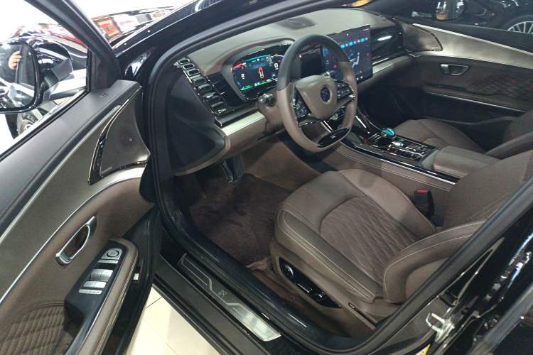 Used BYD Han 2022 EV Genesis Edition 715KM Front-Wheel-Drive Prestige Model
