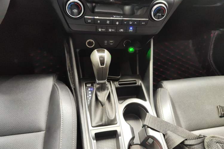 Used Hyundai Tucson 2018 1.6T Dual-Clutch Two-Wheel Drive 15th Anniversary Special Edition