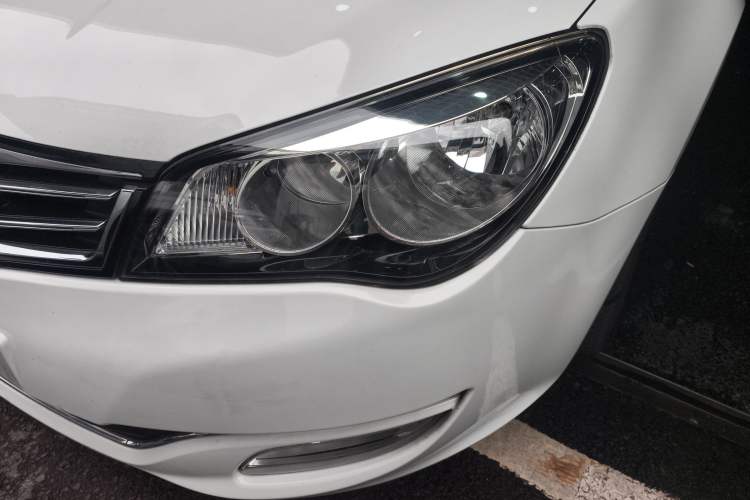 Used Roewe 350 2014 1.5L Automatic Xunyue Version
