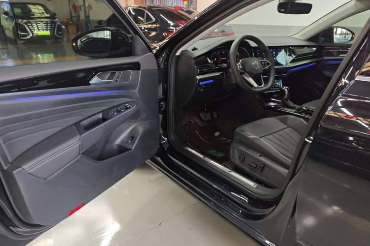 Used Volkswagen Passat 2024 380TSI Dragon Glory Edition
