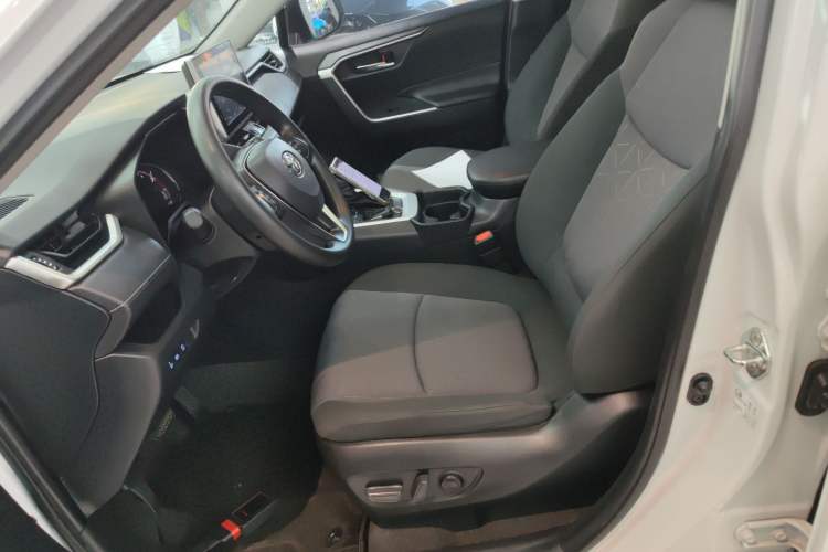 Used Toyota RAV4 2022 2.0L CVT Two-Wheel Drive Fashion Edition
