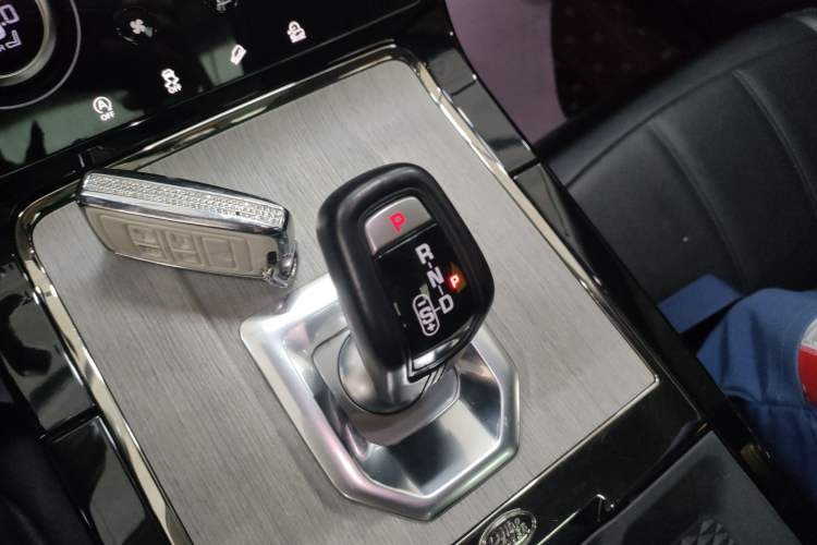 Used Land Rover Range Rover Evoque 2021 Range Rover Velar 249 PS R-Dynamic S Performance Edition
