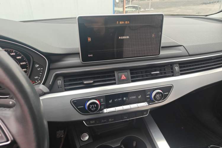 Used Audi A4L 2018 30th Anniversary Edition 40 TFSI Fashion Model
