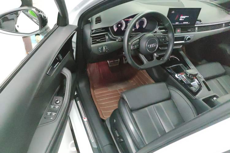 Used Audi A4L 2023 40 TFSI Luxury Dynamic Model
