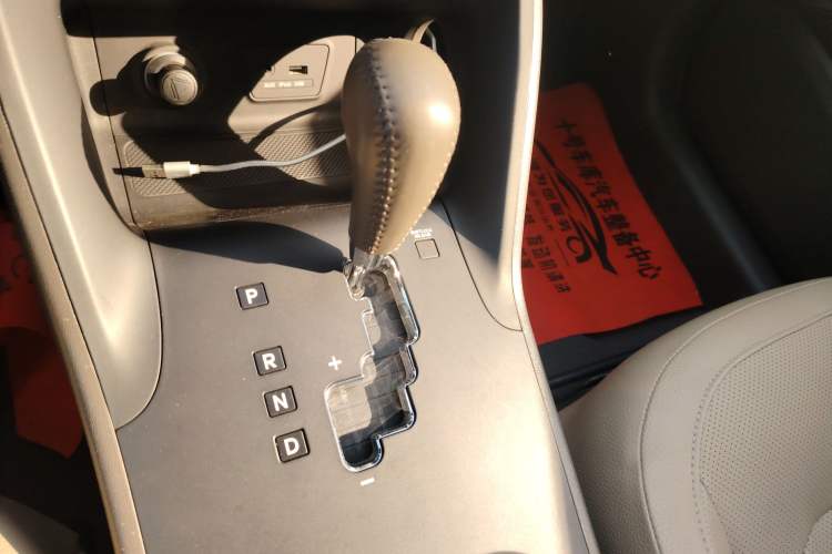 Used Hyundai ix35 2013 2.0L Automatic Two-Wheel Drive Smart GLS China IV Standard