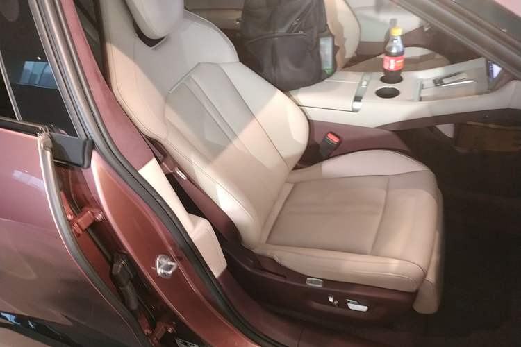 Used  YU7 2025 Ultra-Long Range High-Performance All-Wheel-Drive Max Edition