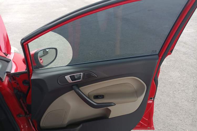 Used Ford Fiesta 2013 Sedan 1.5L Automatic Fashion Edition
