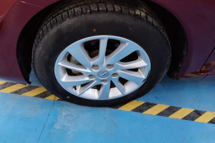 Used Nissan Tiida 2016 1.6L CVT Cool Dynamic Edition