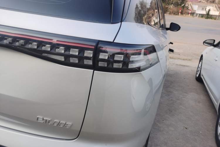 Used  eπ008 2024 210Max Range-Extended Version 6 Seats