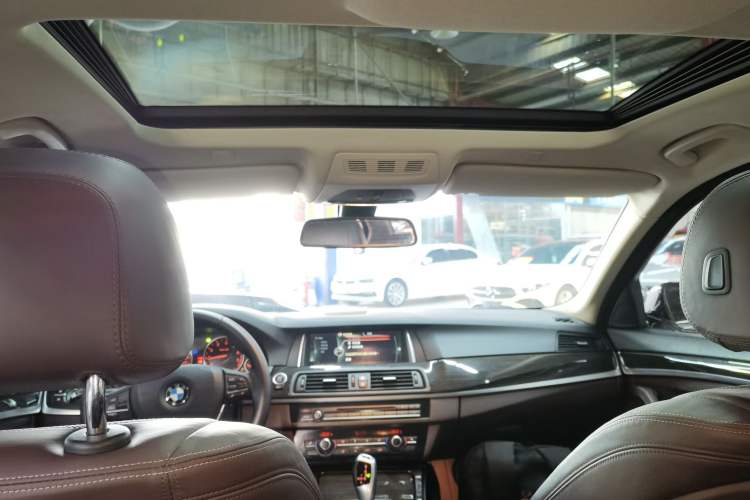 Used BMW 5 Series 2014 525Li Luxury Design Package
