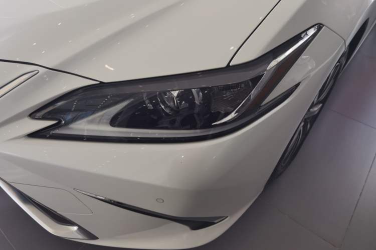 Used Lexus ES 2020 200 Excellence Edition
