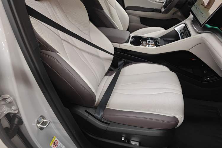 Used BYD Song PLUS New Energy 2025 DM-i 160KM Flagship Model
