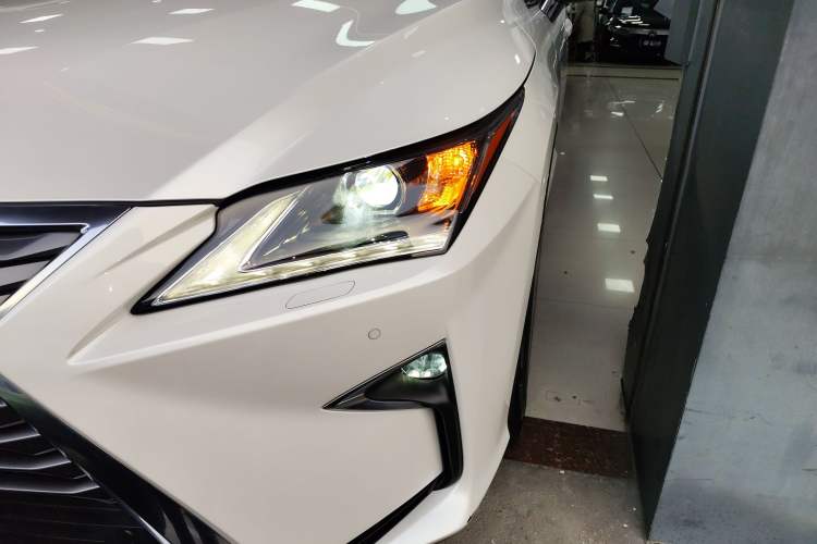 Used Lexus RX 2016 300 Two-Wheel Drive Elite Version China V Standard