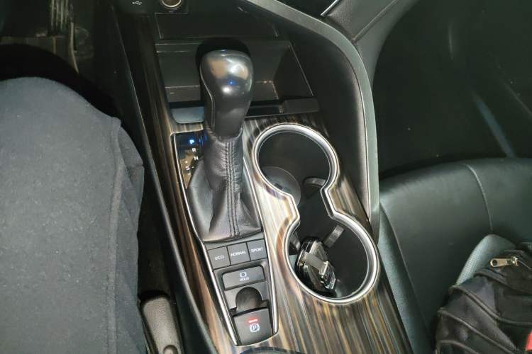 Used Toyota Camry 2018 2.5G Luxury Edition
