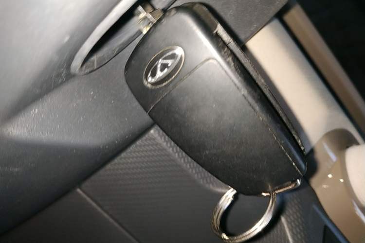 Used Chery QQ Ice Cream 2022 170km Sundae Phosphate Lithium-Ion