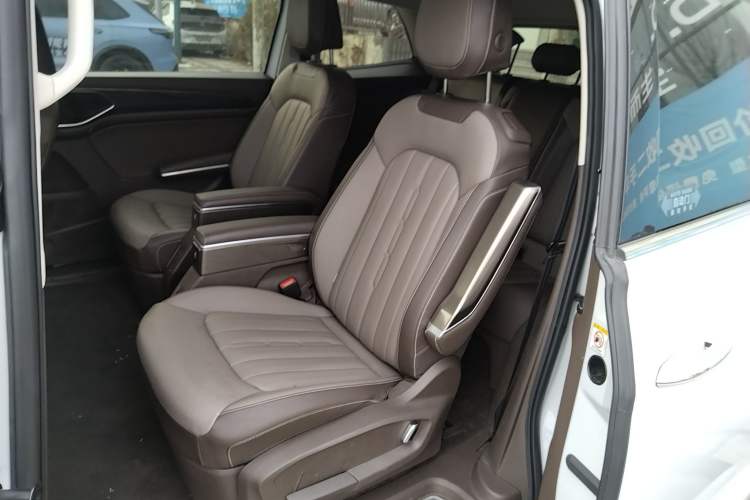 Used Volkswagen Viloran 2024 330TSI Luxury Edition
