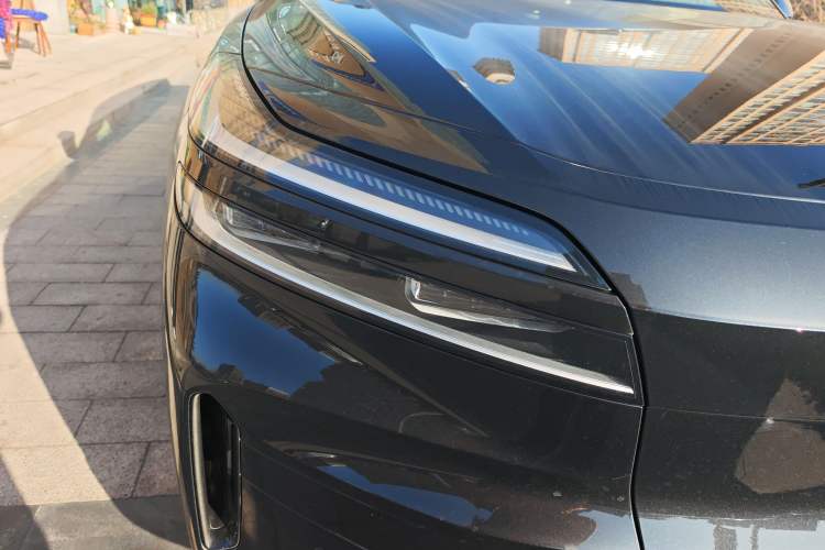 Used ONVO Luxeed L90 2025 Model—Ultra Six-Seater Version
