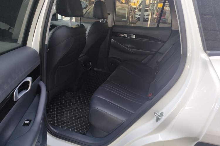 Used  E5 2024 440km Launch Edition
