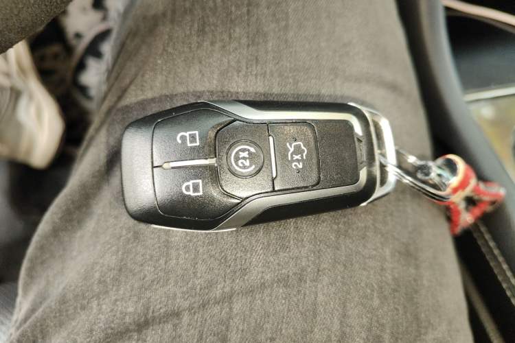 Used Ford Taurus 2015 EcoBoost 245 Luxury Model
